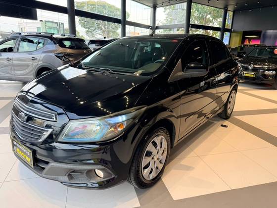 CHEVROLET ONIX 1.4 MPFI LT 8V FLEX 4P MANUAL CHEVROLET ONIX 1.4 MPFI LT 8V FLEX 4P MANUAL